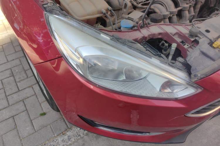 Used Ford Focus 2015 Hatchback 1.6L Automatic Fashion Edition Right Front Headlight
