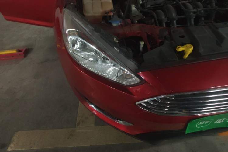 Used Ford Focus 2015 Sedan 1.6L Automatic Trend Model Right Front Headlight
