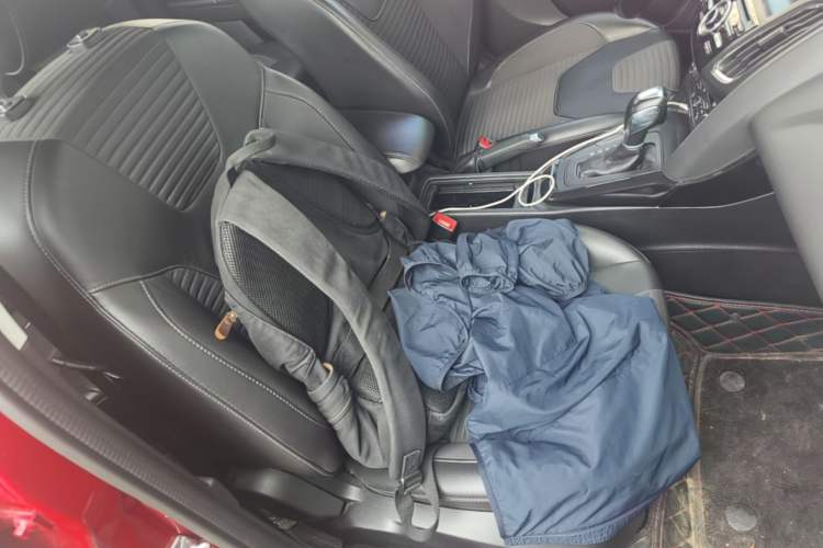 Used Ford Focus 2015 Hatchback 1.6L Automatic Fashion Edition Right Front Seat
