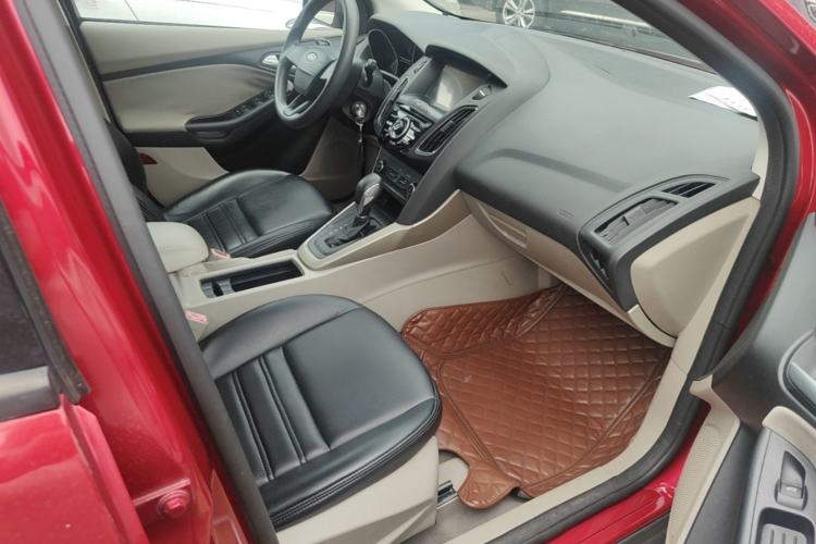 Used Ford Focus 2015 Sedan 1.6L Automatic Comfort Model Right Front Seat