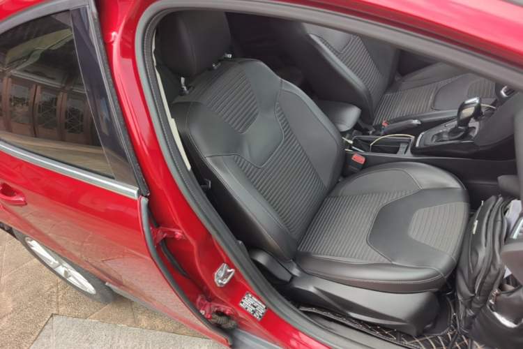 Used Ford Focus 2015 Hatchback EcoBoost 180 Automatic Elite Model Right Front Seat
