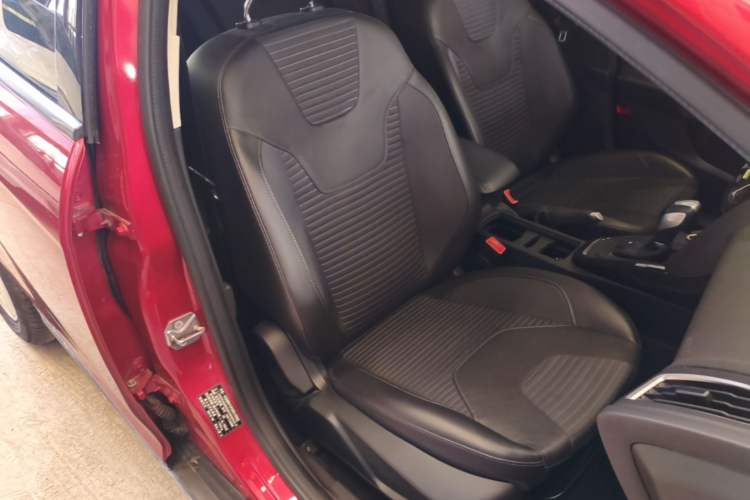 Used Ford Focus 2015 Hatchback 1.6L Automatic Fashion Edition Right Front Seat