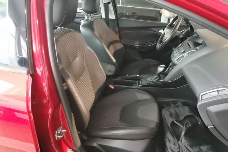 Used Ford Focus 2015 Sedan 1.6L Automatic Trend Model Right Front Seat