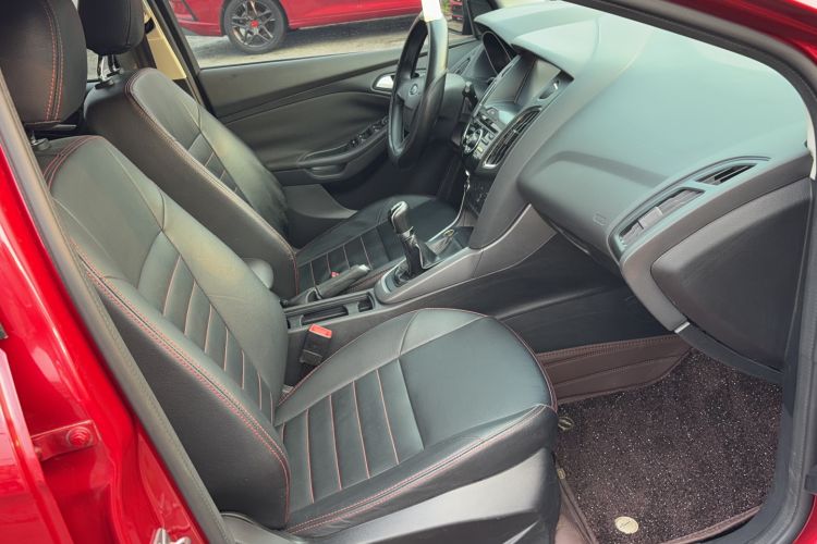 Used Ford Focus 2015 Hatchback 1.6L Manual Comfort Edition Right Front Seat