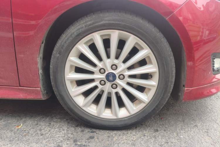 Used Ford Focus 2015 Hatchback EcoBoost 180 Automatic Sport Model Right Front Wheel Hub