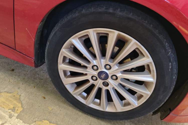 Used Ford Focus 2015 Hatchback EcoBoost 180 Automatic Sport Model Right Front Wheel Hub