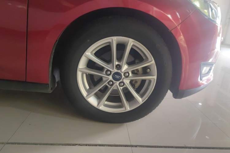 Used Ford Focus 2015 Hatchback EcoBoost 180 Automatic Elite Model Right Front Wheel Hub