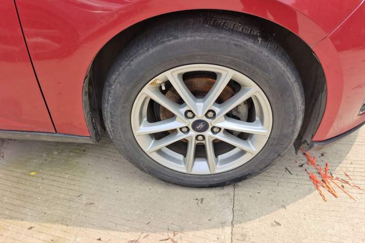 Used Ford Focus 2015 Hatchback EcoBoost 180 Automatic Elite Model Right Front Wheel Hub