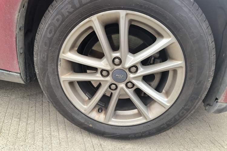 Used Ford Focus 2015 Sedan 1.6L Automatic Trend Model Right Front Wheel Hub