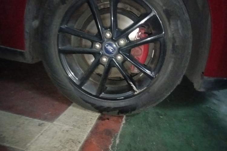 Used Ford Focus 2015 Hatchback 1.6L Automatic Fashion Edition Right Front Wheel Hub