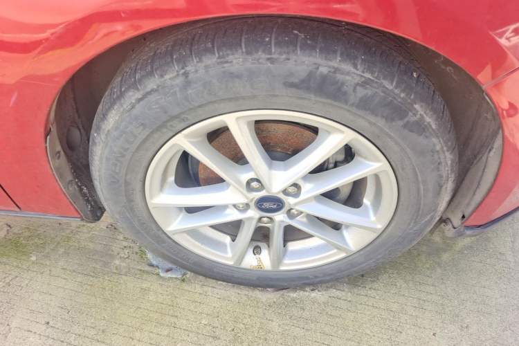 Used Ford Focus 2015 Hatchback EcoBoost 180 Automatic Elite Model Right Front Wheel Hub