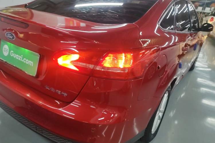 Used Ford Focus 2015 Sedan 1.6L Automatic Trend Model Right Rear Taillight