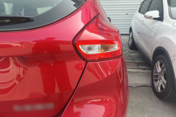 Used Ford Focus 2015 Hatchback 1.6L Automatic Fashion Edition Right Rear Taillight