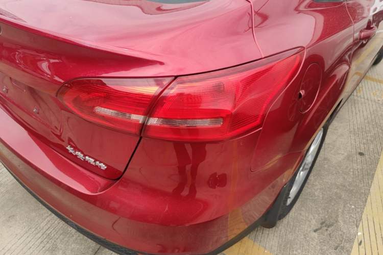 Used Ford Focus 2015 Sedan 1.6L Automatic Comfort Model Right Rear Taillight