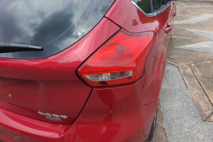 Used Ford Focus 2015 Hatchback EcoBoost 180 Automatic Elite Model Right Rear Taillight