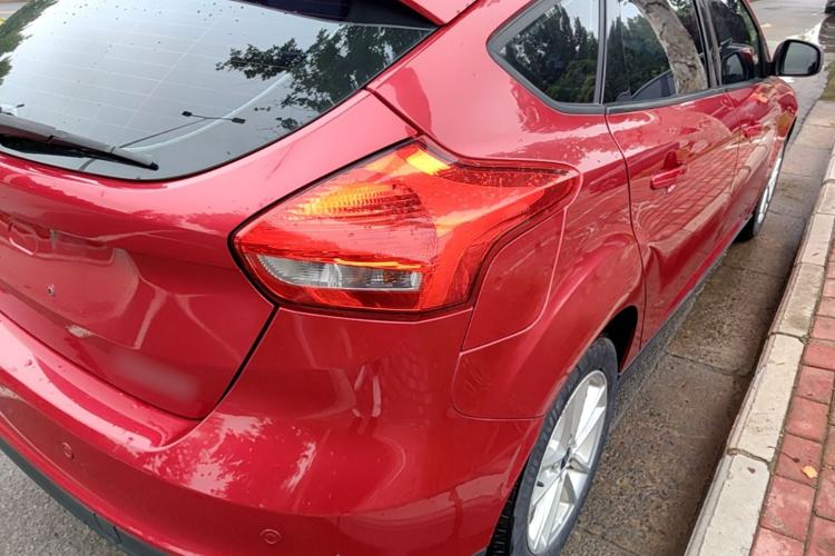 Used Ford Focus 2015 Hatchback 1.6L Automatic Fashion Edition Right Rear Taillight
