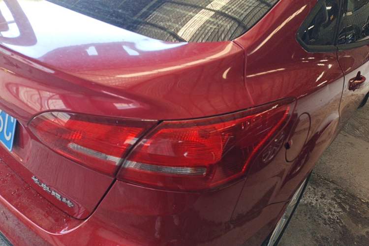 Used Ford Focus 2015 Sedan 1.6L Automatic Trend Model Right Rear Taillight