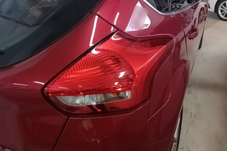Used Ford Focus 2015 Hatchback EcoBoost 180 Automatic Elite Model Right Rear Taillight