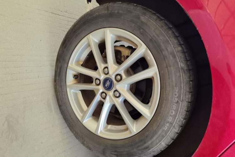 Used Ford Focus 2015 Hatchback 1.6L Automatic Fashion Edition Right Rear Wheel Hub
