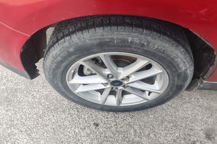 Used Ford Focus 2015 Hatchback 1.6L Automatic Fashion Edition Right Rear Wheel Hub
