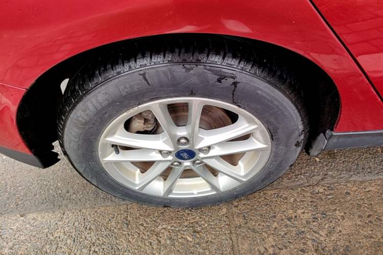 Used Ford Focus 2015 Hatchback 1.6L Automatic Fashion Edition Right Rear Wheel Hub