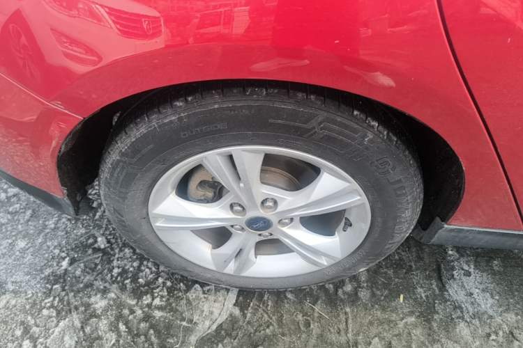 Used Ford Focus 2015 Hatchback 1.6L Manual Comfort Edition Right Rear Wheel Hub