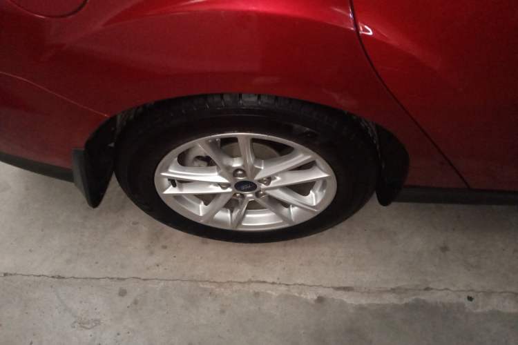 Used Ford Focus 2015 Sedan 1.6L Automatic Trend Model Right Rear Wheel Hub