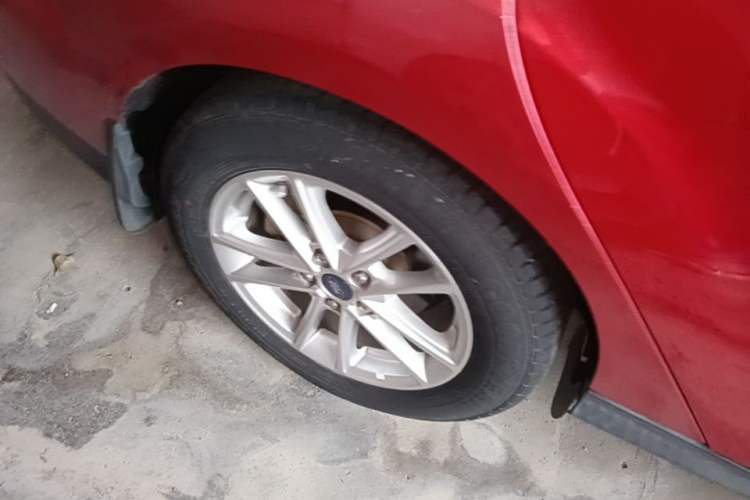 Used Ford Focus 2015 Sedan 1.6L Automatic Trend Model Right Rear Wheel Hub