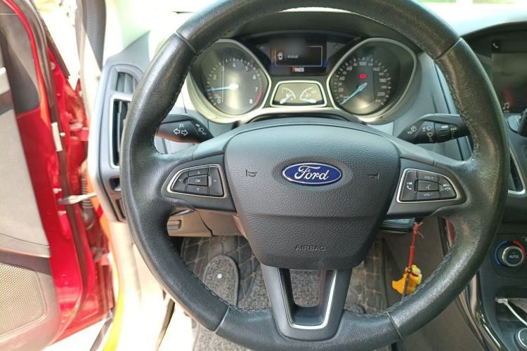 Used Ford Focus 2015 Sedan EcoBoost 180 Automatic Elite Model Steering Wheel