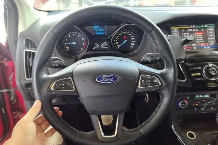 Used Ford Focus 2015 Hatchback 1.6L Automatic Fashion Edition Steering Wheel