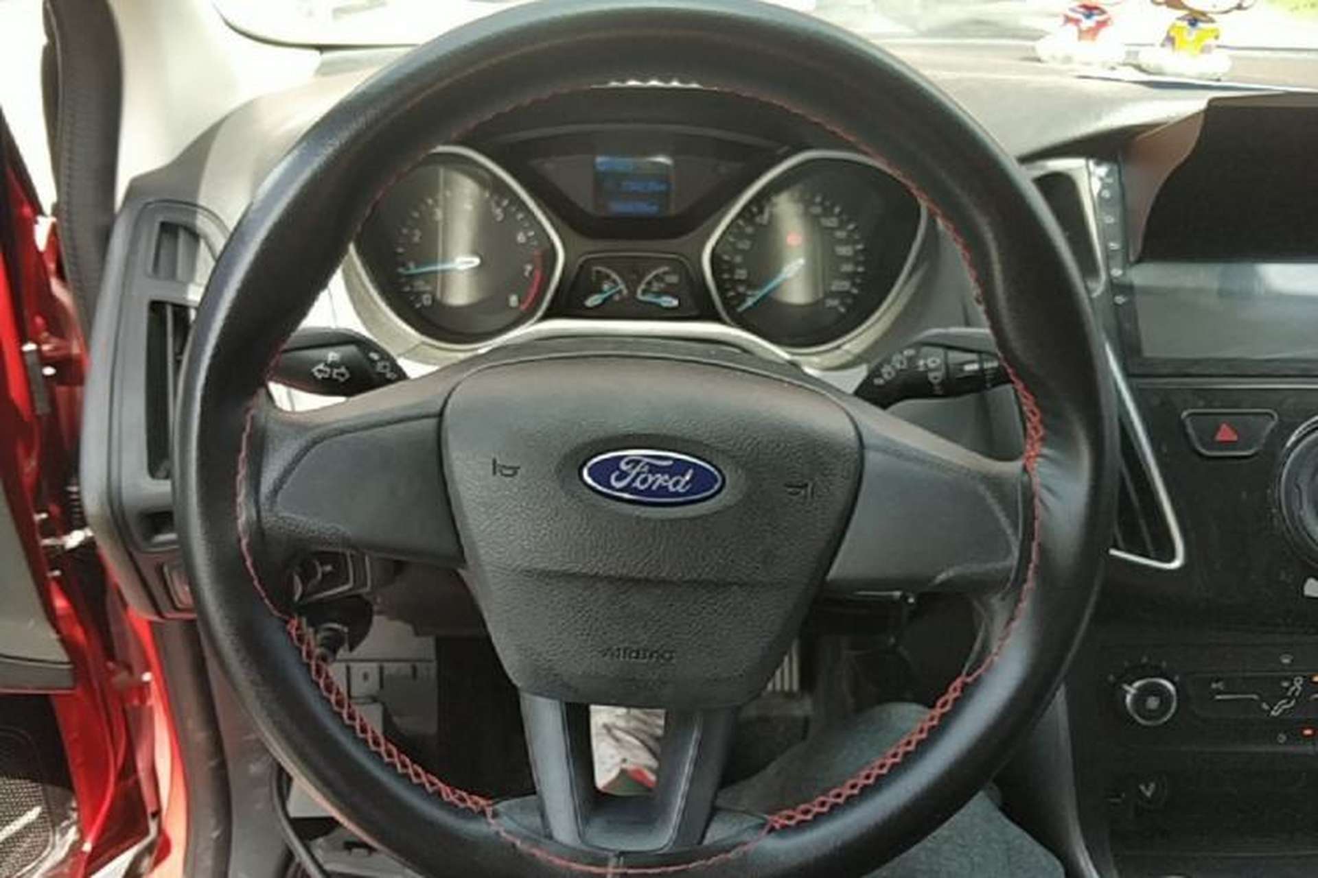 Used Ford Focus 2015 Hatchback 1.6L Automatic Comfort Model Steering Wheel