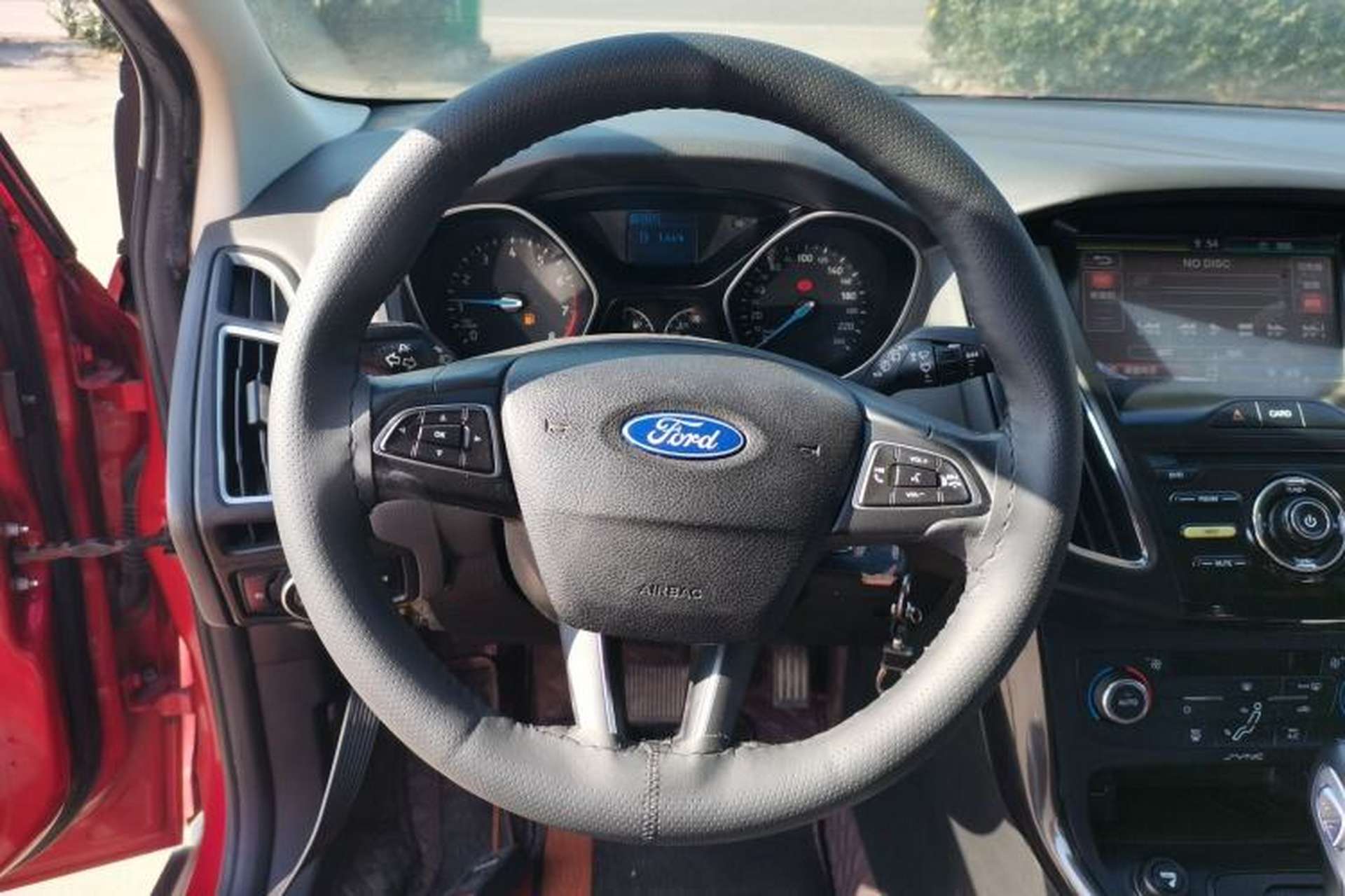 Used Ford Focus 2015 Hatchback 1.6L Automatic Fashion Edition Steering Wheel