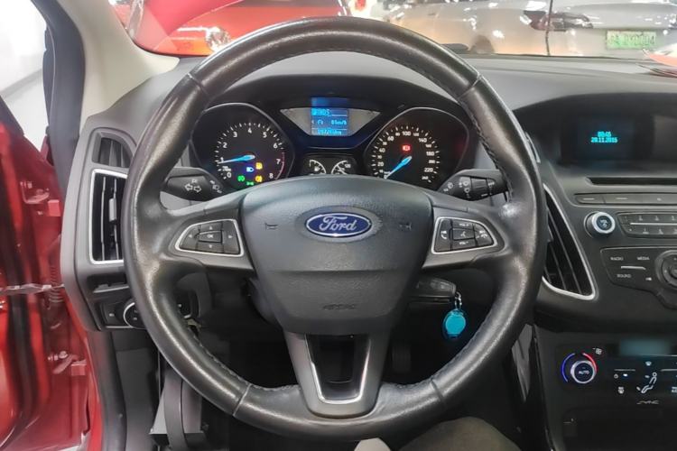 Used Ford Focus 2015 Sedan 1.6L Automatic Trend Model Steering Wheel