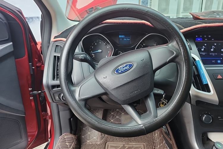 Used Ford Focus 2015 Hatchback 1.6L Automatic Comfort Model Steering Wheel