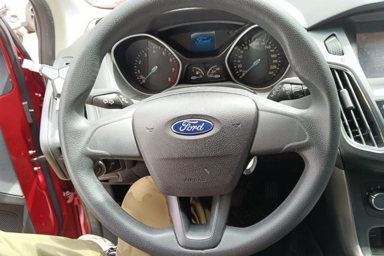 Used Ford Focus 2015 Hatchback 1.6L Automatic Comfort Model Steering Wheel