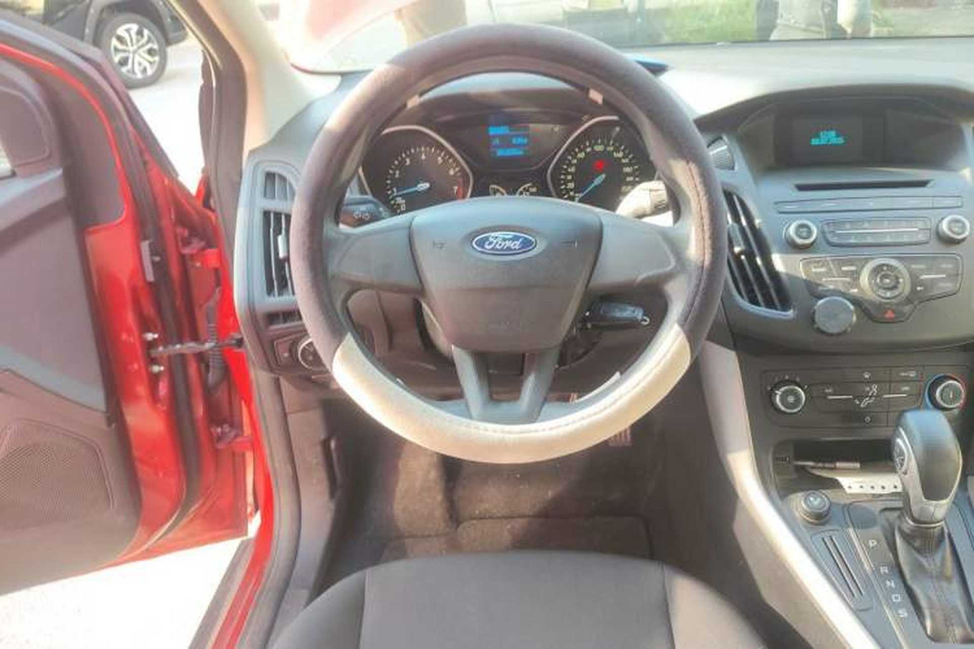 Used Ford Focus 2015 Hatchback 1.6L Automatic Comfort Model Steering Wheel