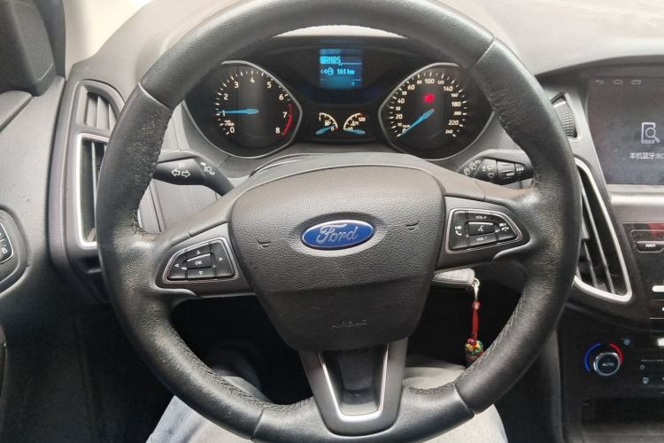Used Ford Focus 2015 Hatchback 1.6L Automatic Fashion Edition Steering Wheel