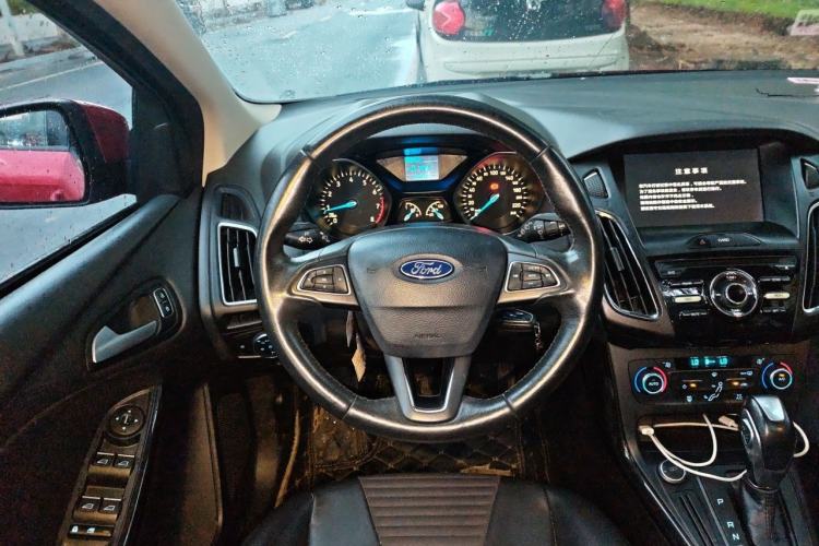 Used Ford Focus 2015 Hatchback 1.6L Automatic Fashion Edition Steering Wheel