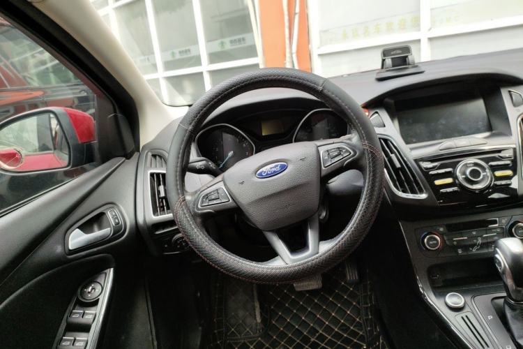 Used Ford Focus 2015 Sedan 1.6L Automatic Trend Model Steering Wheel