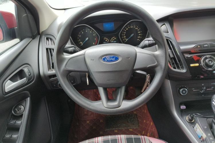 Used Ford Focus 2015 Hatchback 1.6L Automatic Comfort Model Steering Wheel