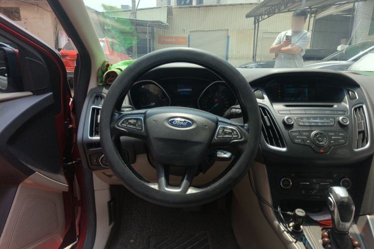 Used Ford Focus 2015 Hatchback 1.6L Automatic Fashion Edition Steering Wheel