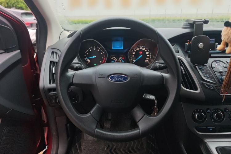 Used Ford Focus 2015 Hatchback 1.6L Manual Fashion Edition Steering Wheel