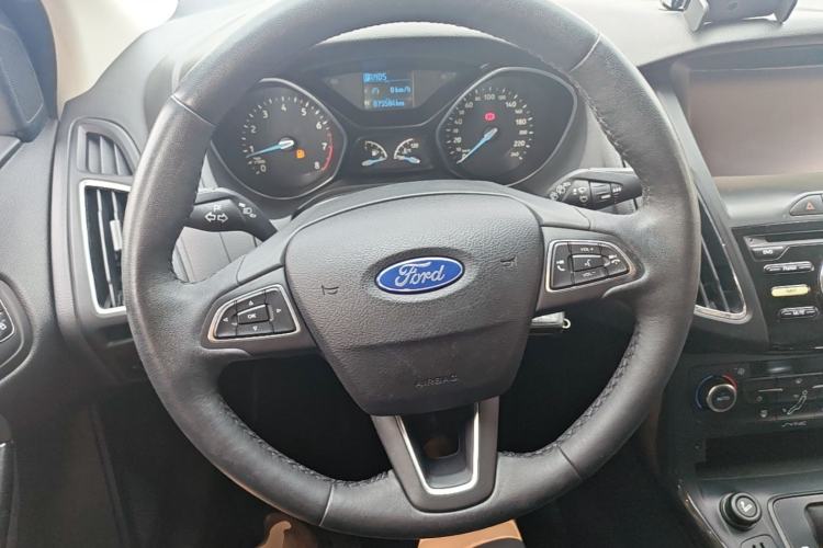 Used Ford Focus 2015 Hatchback 1.6L Automatic Fashion Edition Steering Wheel