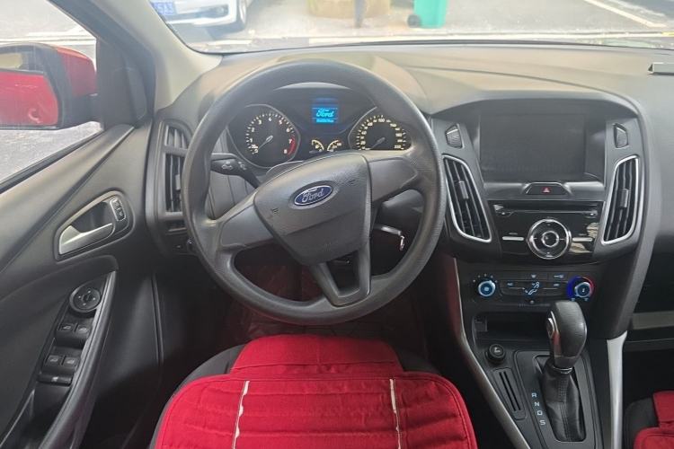 Used Ford Focus 2015 Hatchback 1.6L Automatic Comfort Model Steering Wheel