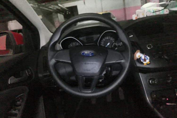 Used Ford Focus 2015 Hatchback 1.6L Manual Comfort Edition Steering Wheel