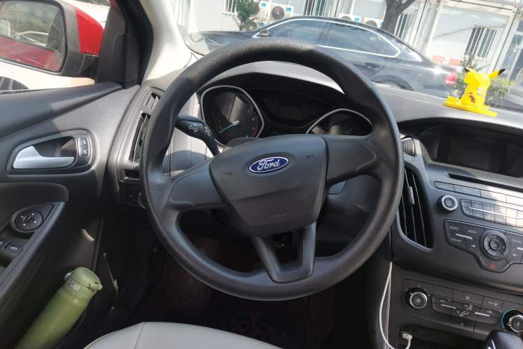 Used Ford Focus 2015 Hatchback 1.6L Automatic Comfort Model Steering Wheel