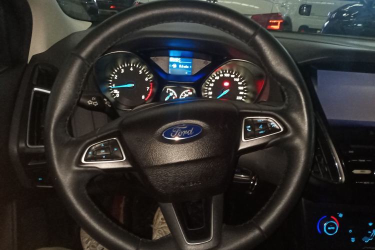 Used Ford Focus 2015 Sedan 1.6L Automatic Trend Model Steering Wheel