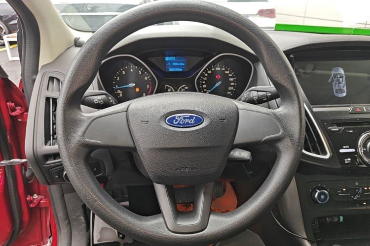 Used Ford Focus 2015 Hatchback 1.6L Automatic Comfort Model Steering Wheel