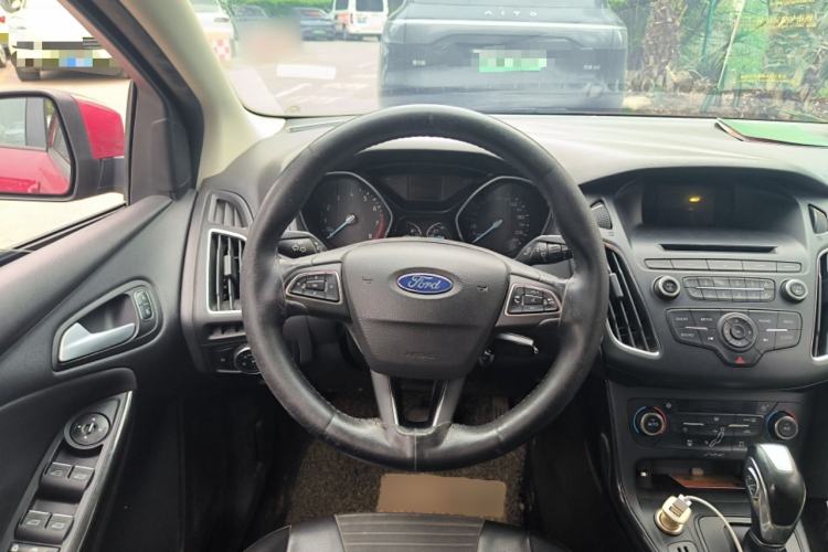 Used Ford Focus 2015 Sedan 1.6L Automatic Trend Model Steering Wheel