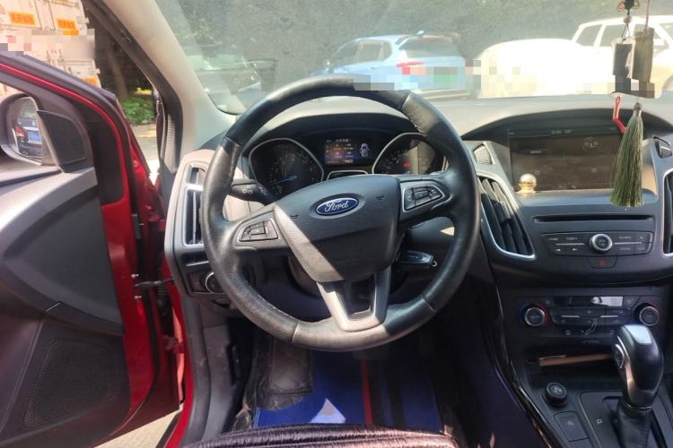 Used Ford Focus 2015 Hatchback EcoBoost 180 Automatic Elite Model Steering Wheel